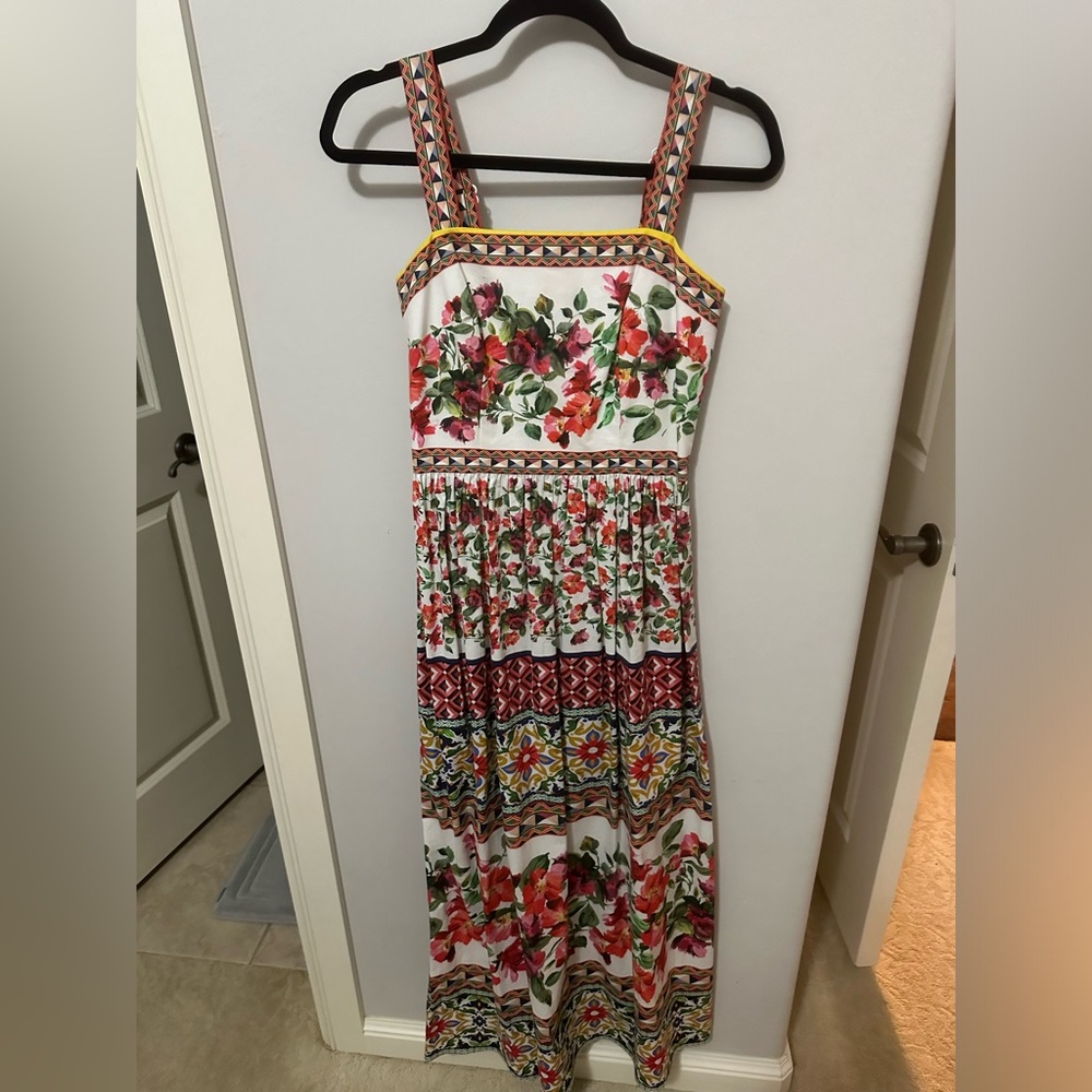 Worn once   Beautiful dress  Great for summer weddings, church , girls brunch